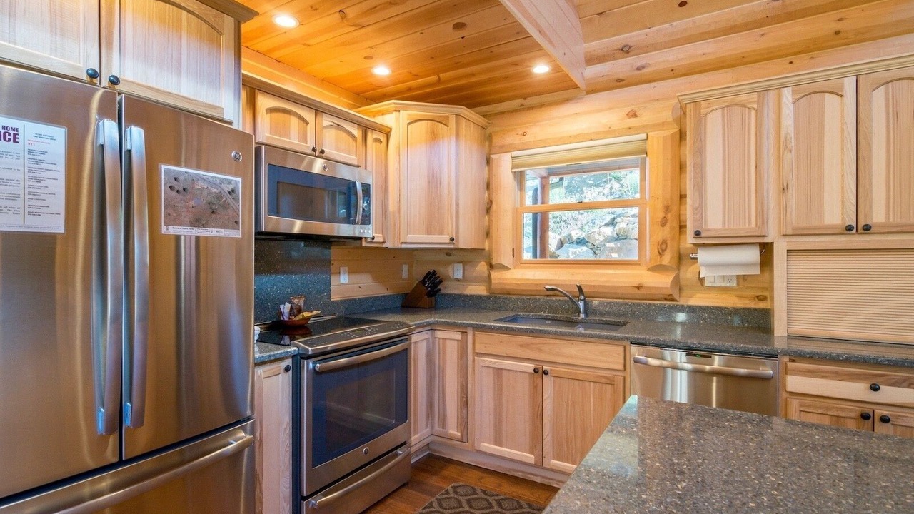 Photo of Bedroom in Windcliff Estates