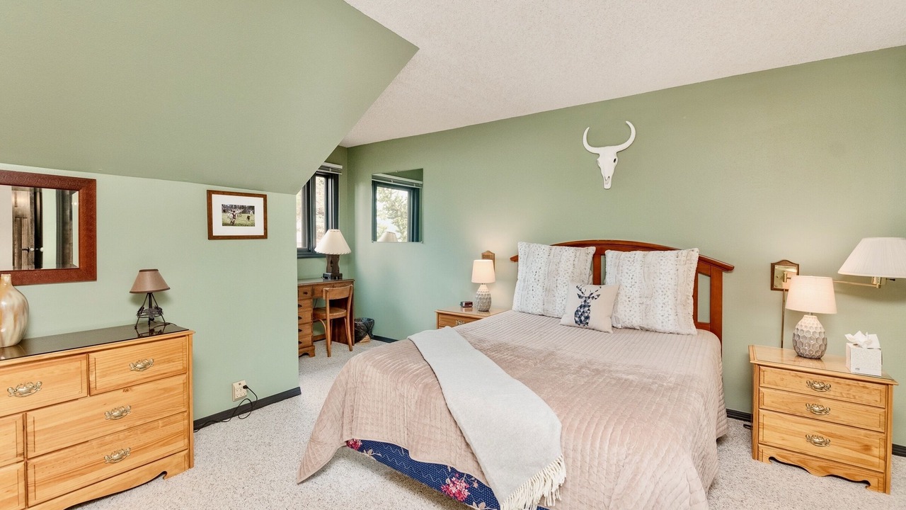 Photo of Bedroom in Windcliff Estates