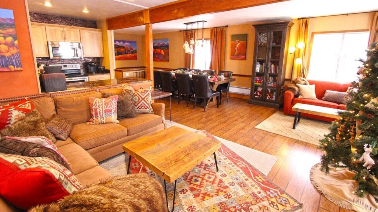 Photo of Livingroom in Purgatory