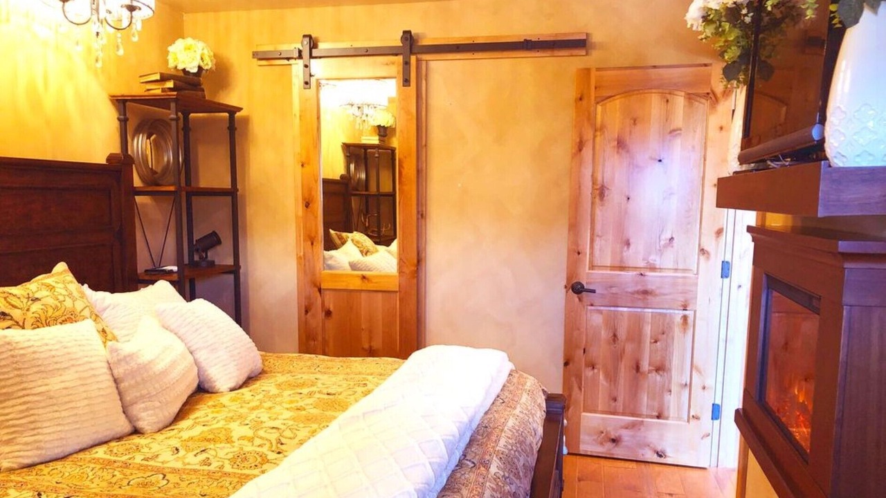 Photo of Bedroom in Purgatory