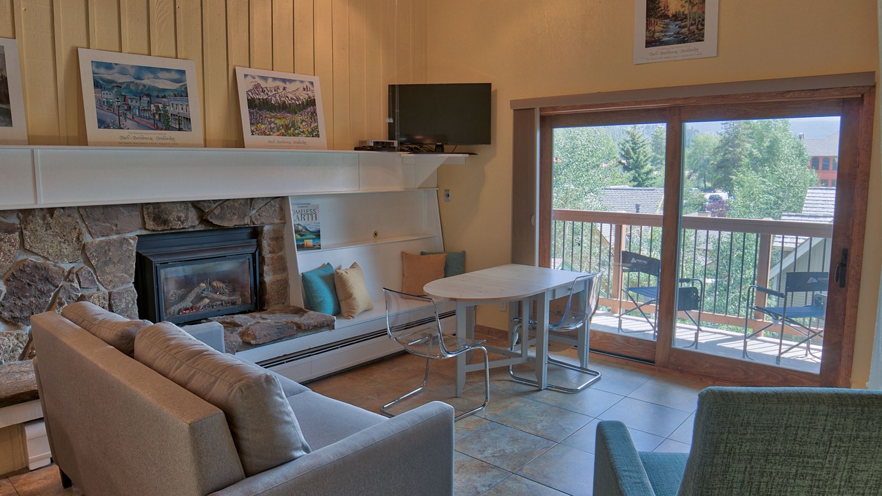 Photo of Livingroom in Historic District