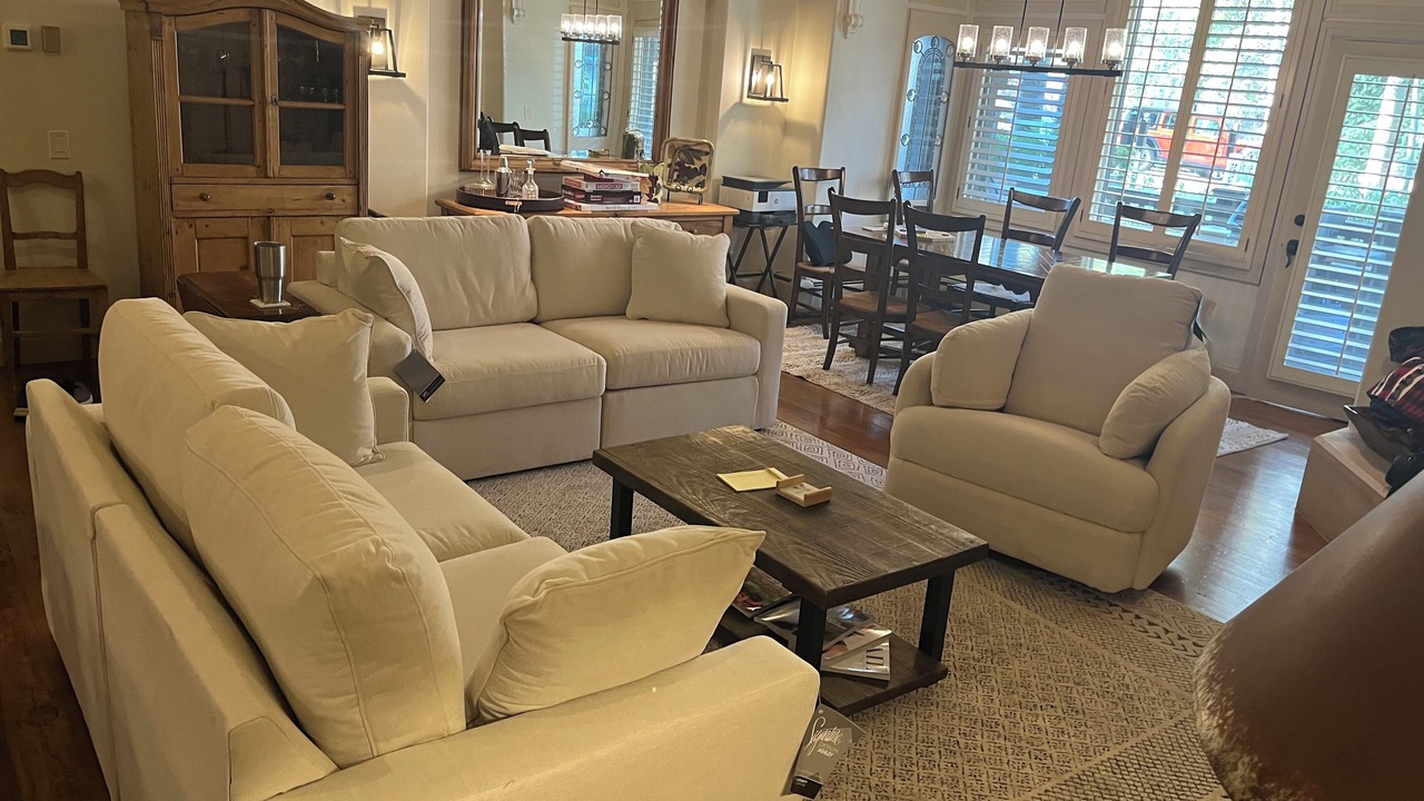 Photo of Livingroom in Edwards