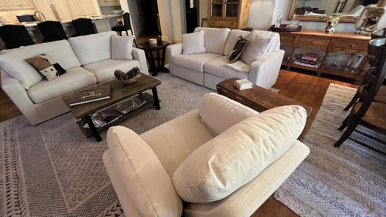 Photo of Livingroom in Edwards