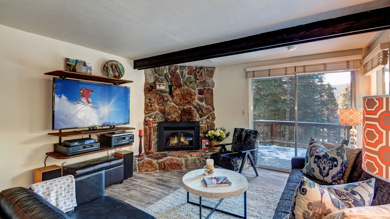 Photo of Livingroom in Valley of the Blue