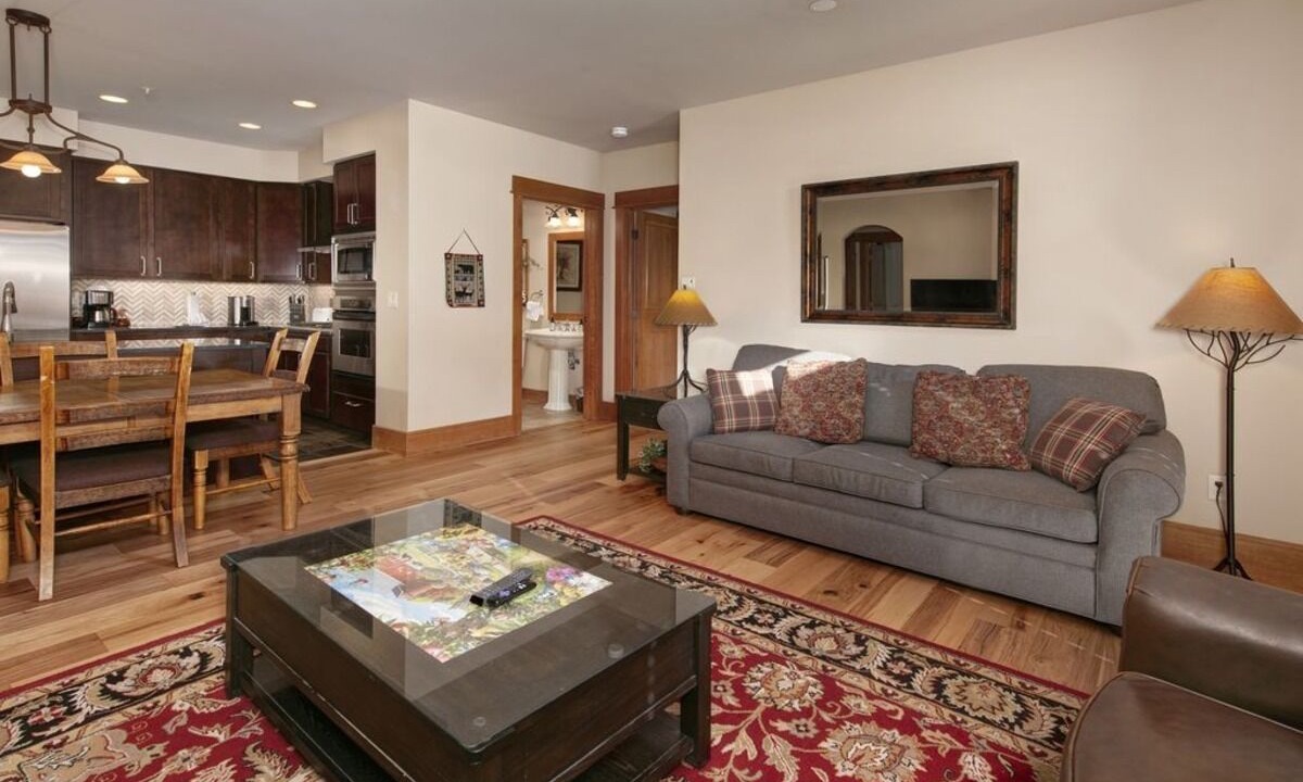 Photo of Livingroom in River Run
