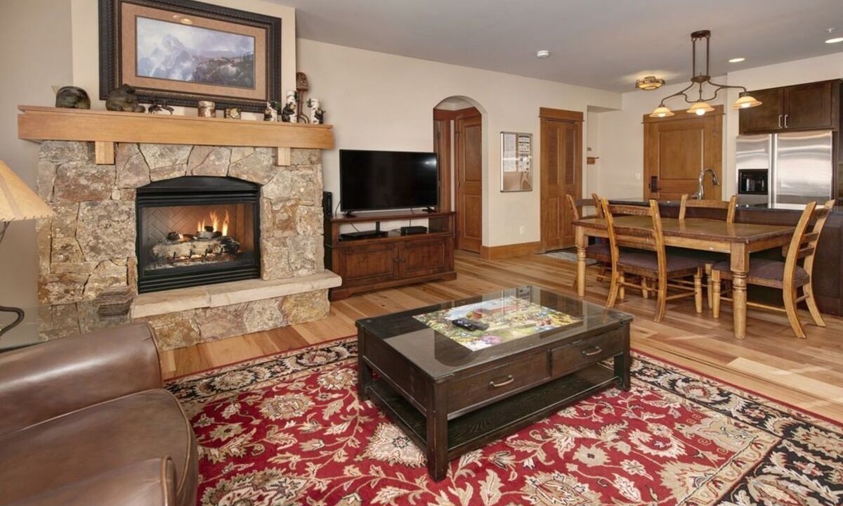 Photo of Livingroom in River Run