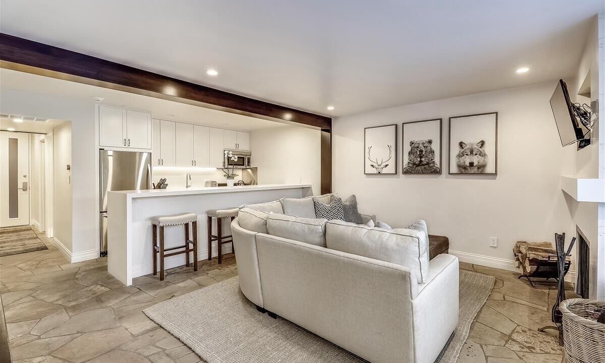 Photo of Livingroom in Downtown