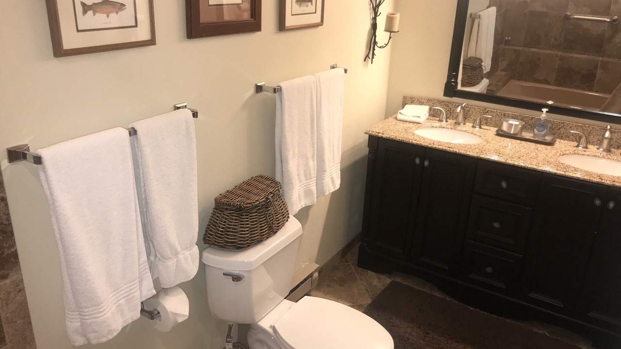 Photo of Bathroom in Highland Meadows