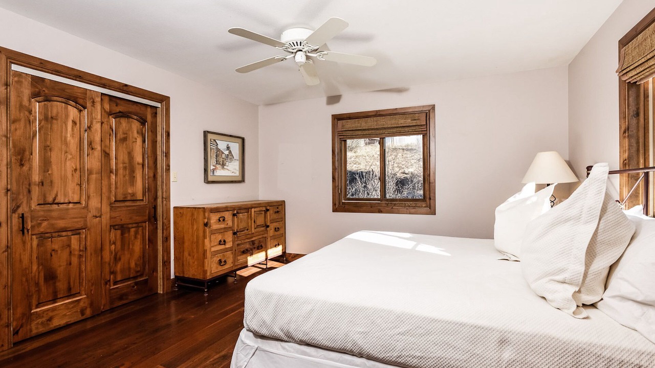 Photo of Bedroom in Woody Creek