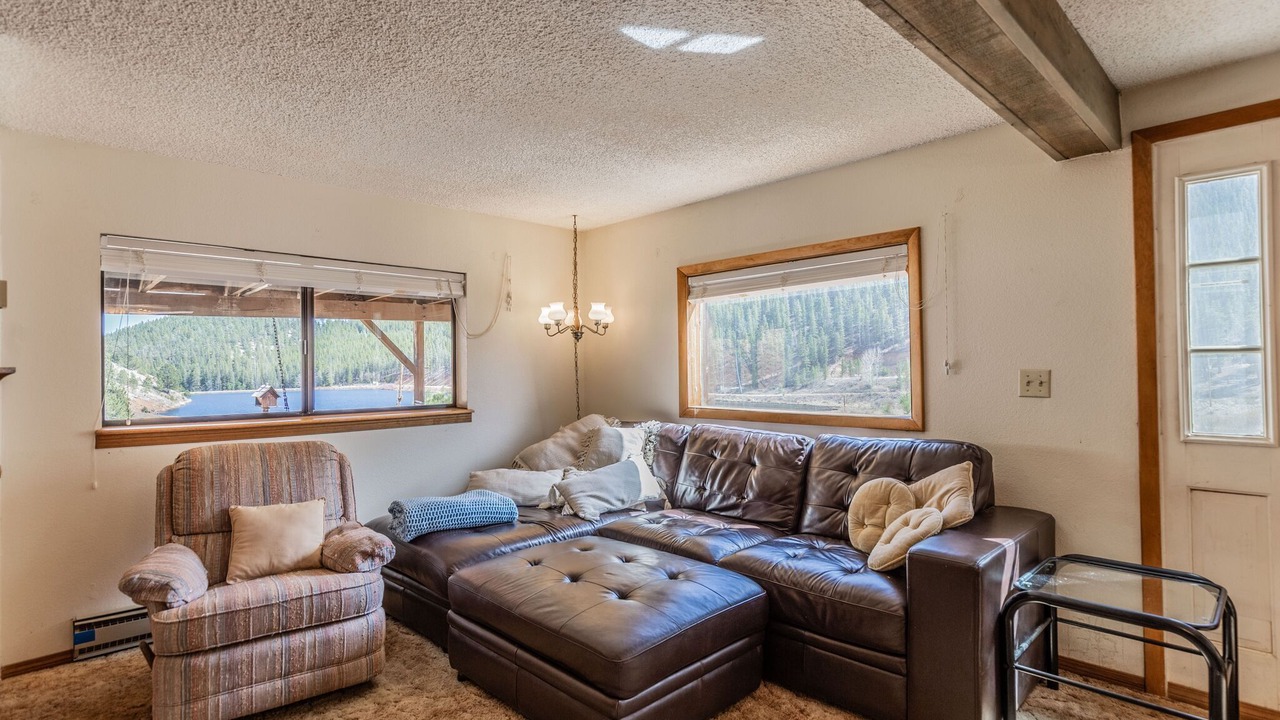 Photo of Livingroom in Bailey