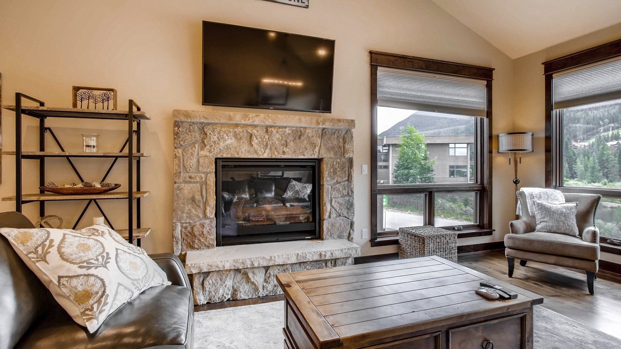 Photo of Livingroom in River Run