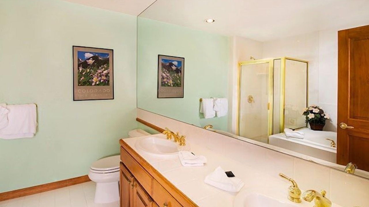 Photo of Bathroom in Edwards