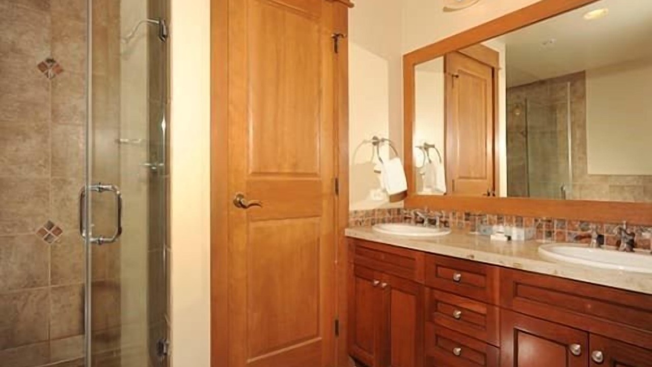 Photo of Bathroom in River Run