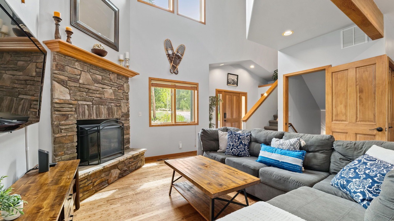 Photo of Livingroom in Fraser