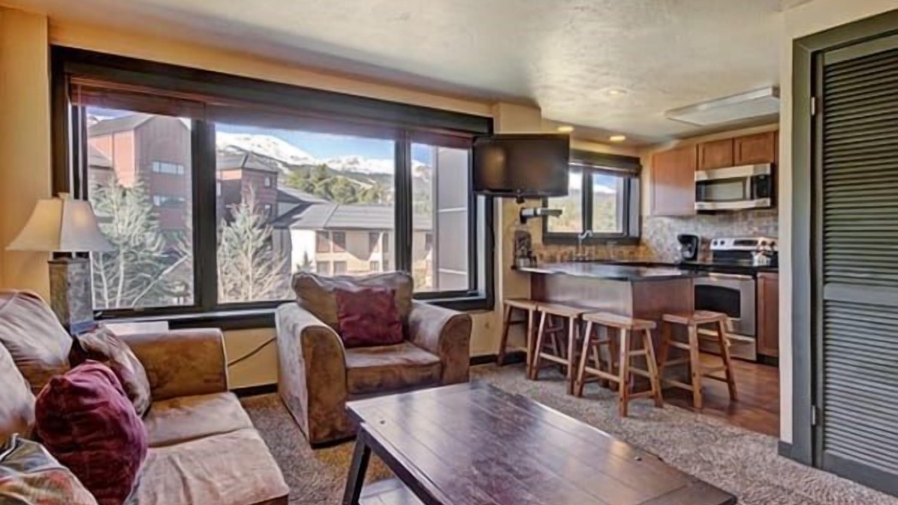 Photo of Bedroom in Peak 9