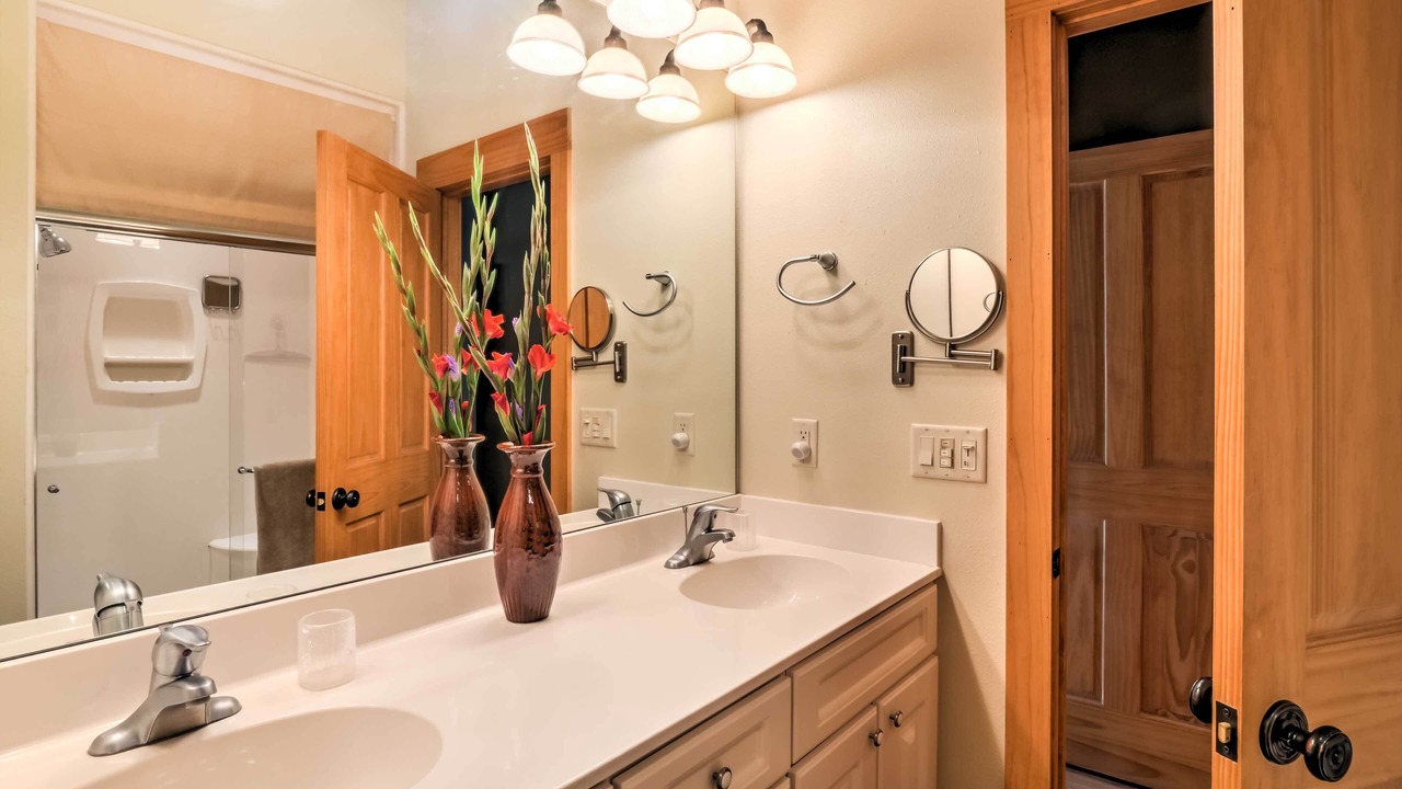 Photo of Bathroom in Carbondale