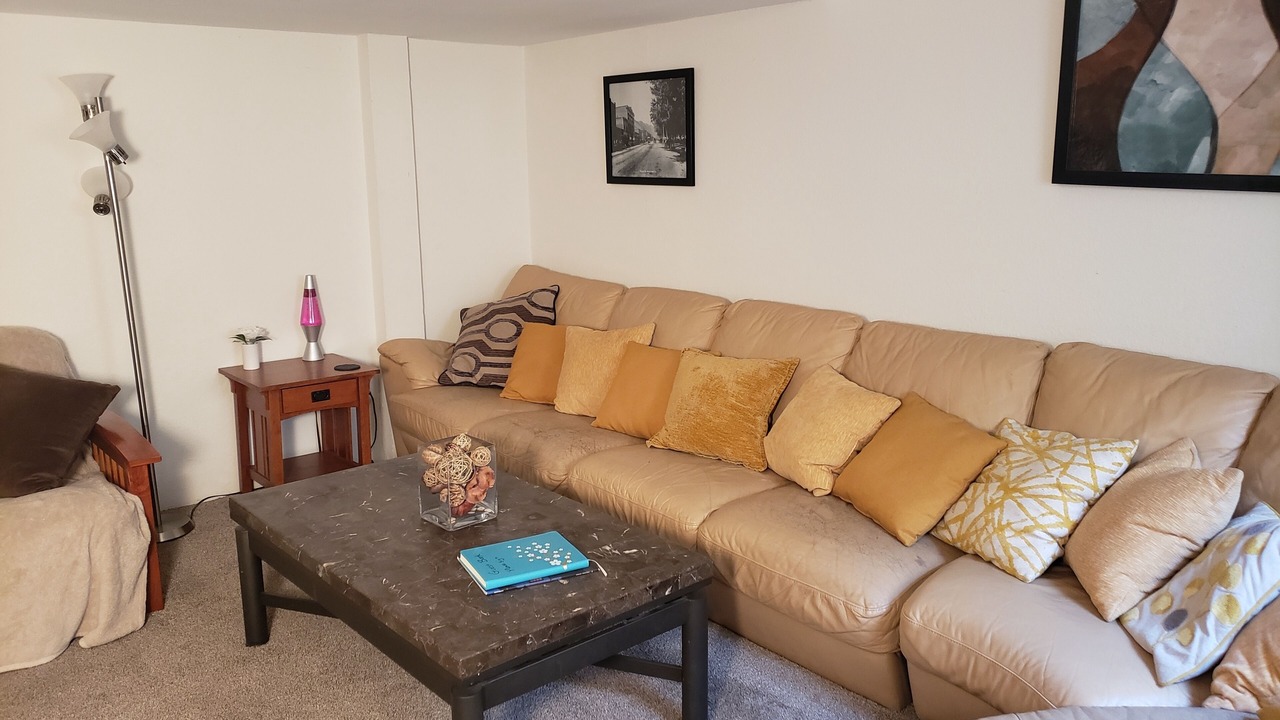 Photo of Livingroom in Edgewater