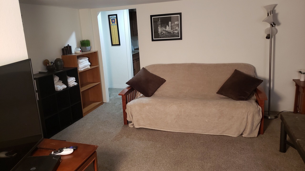 Photo of Livingroom in Edgewater