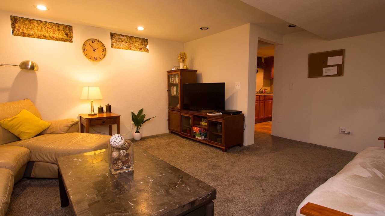 Photo of Livingroom in Edgewater