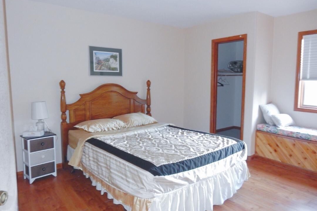 Photo of Bedroom in Pine