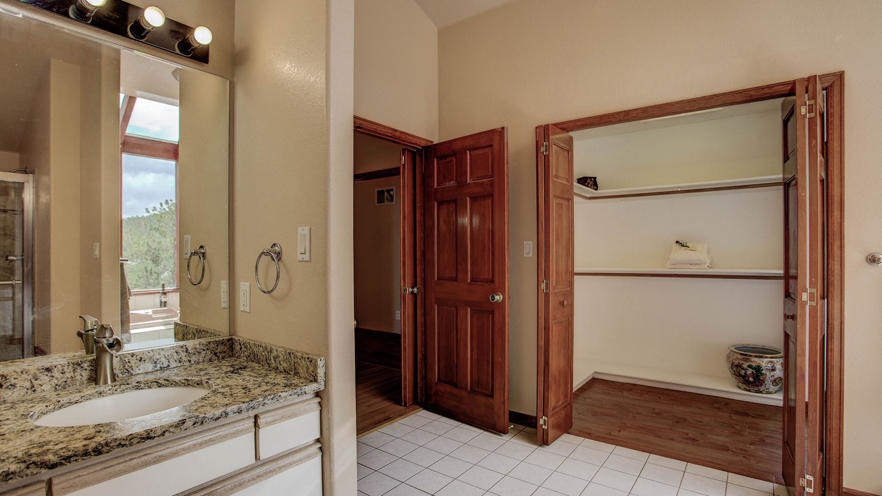 Photo of Bathroom in Pine