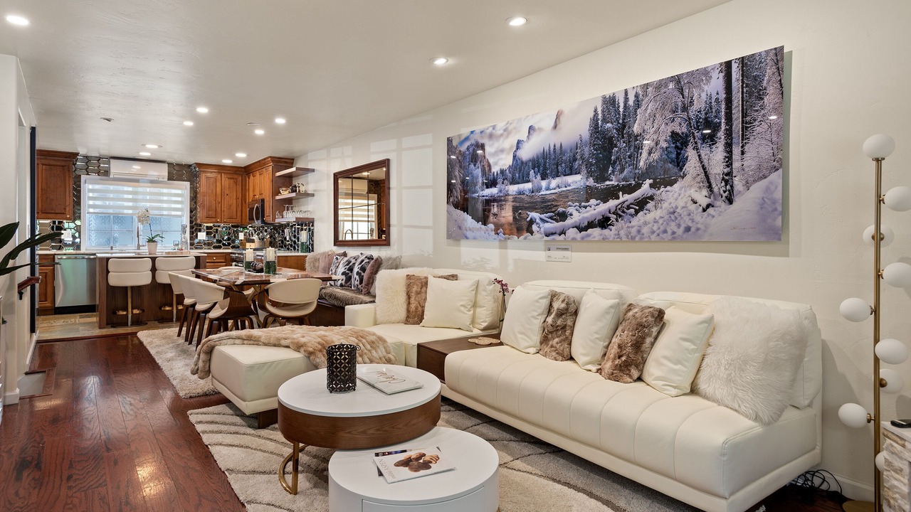 Photo of Livingroom in Aspen