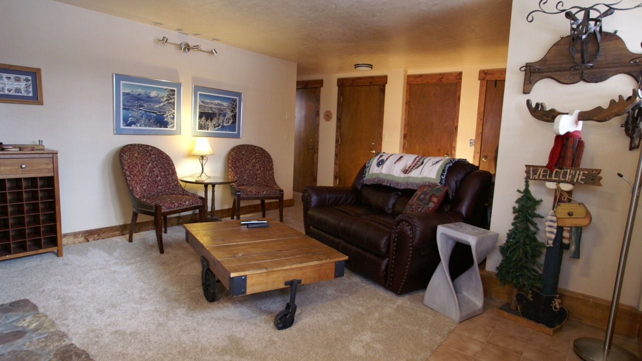 Photo of Livingroom in Summit Cove