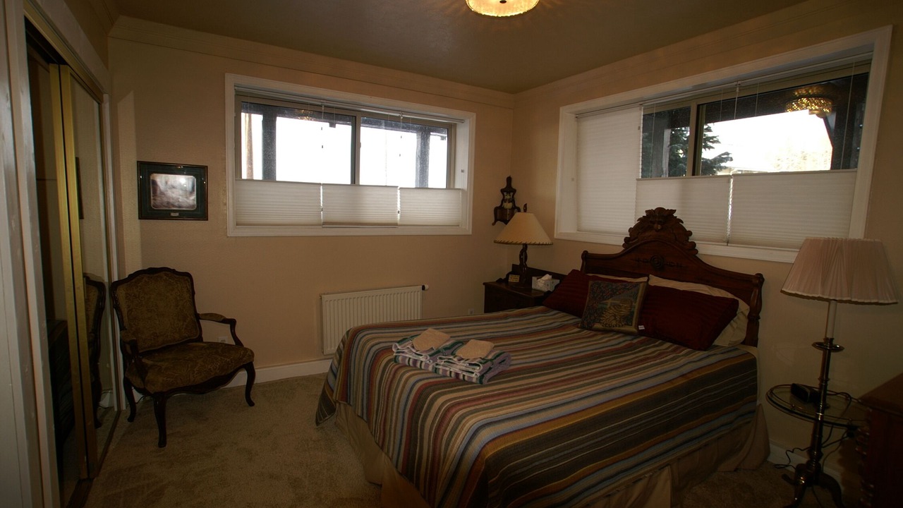 Photo of Bedroom in Summit Cove