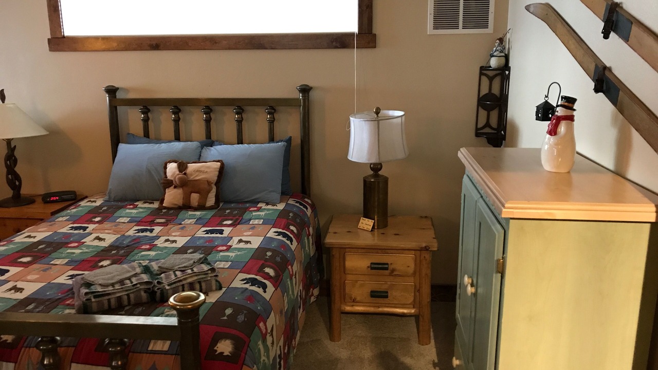 Photo of Bedroom in Summit Cove