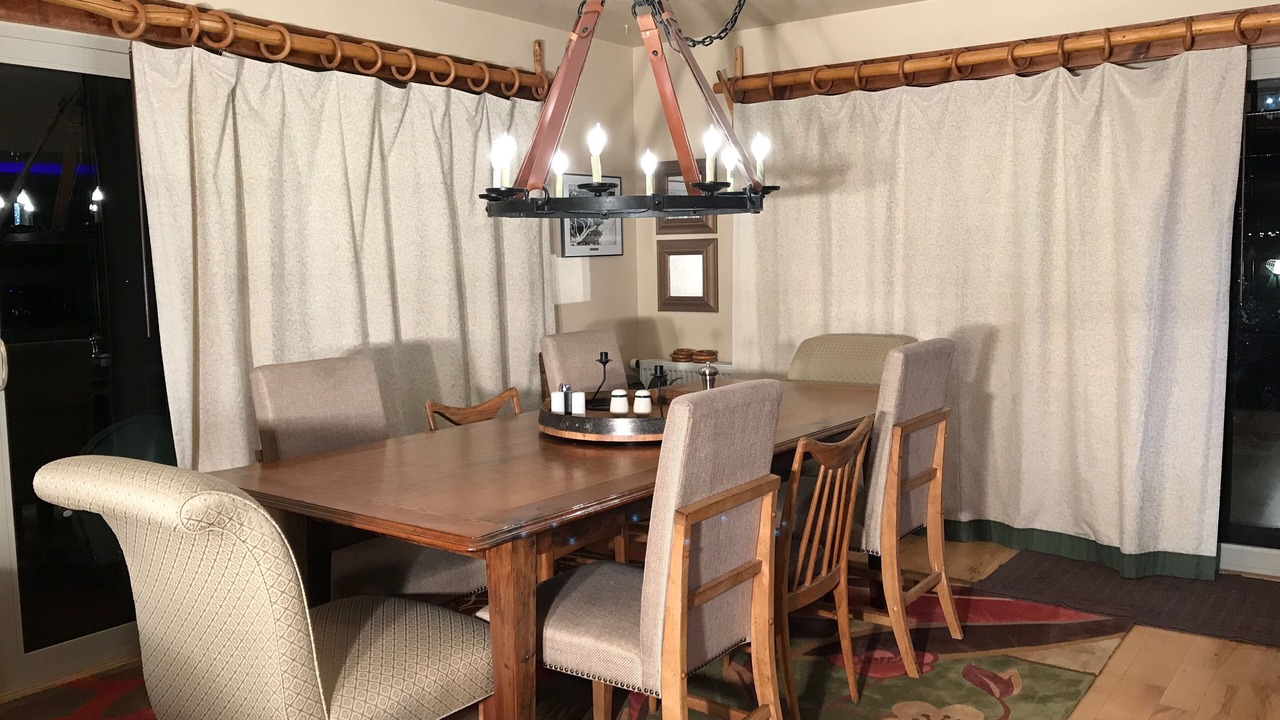 Photo of Livingroom in Summit Cove
