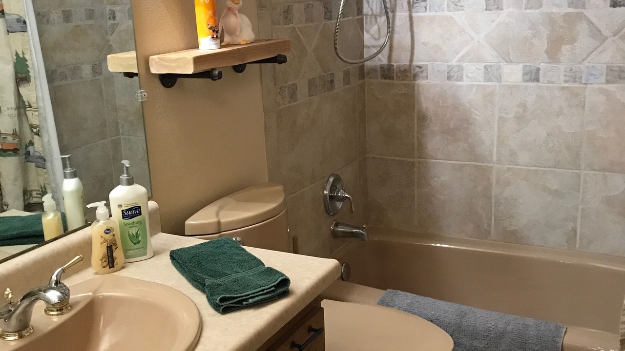 Photo of Bathroom in Summit Cove