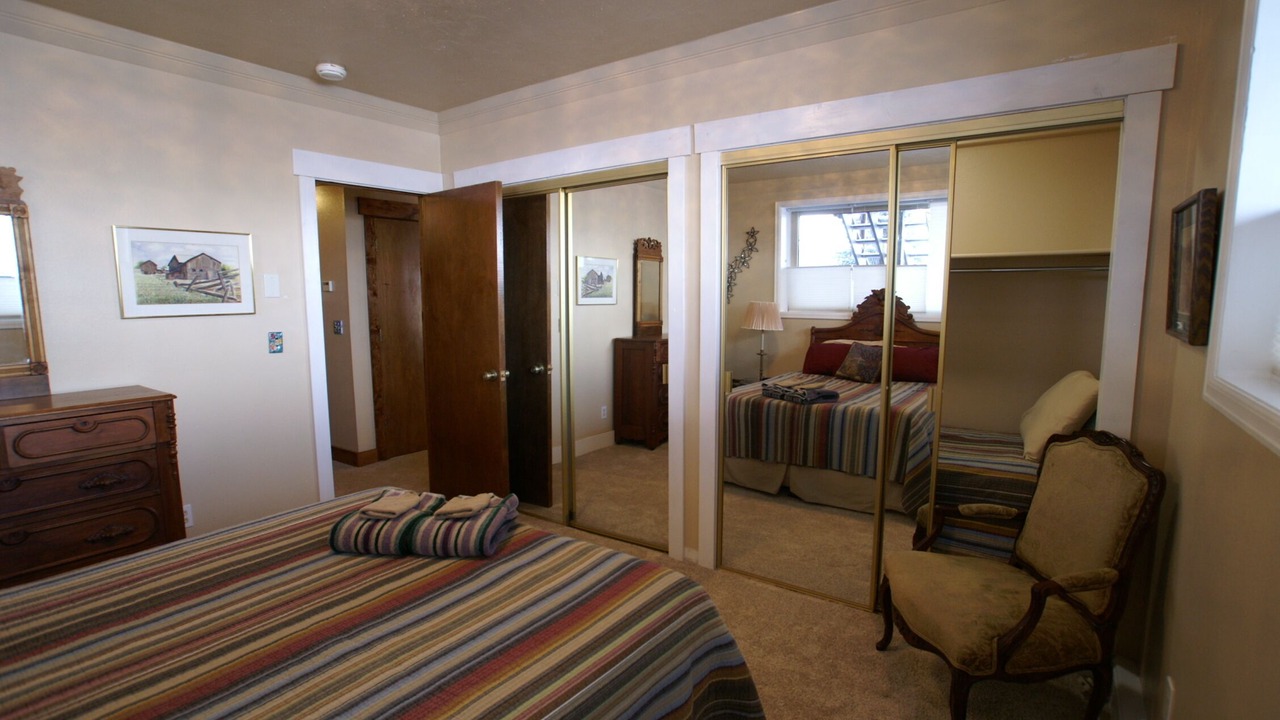 Photo of Bedroom in Summit Cove