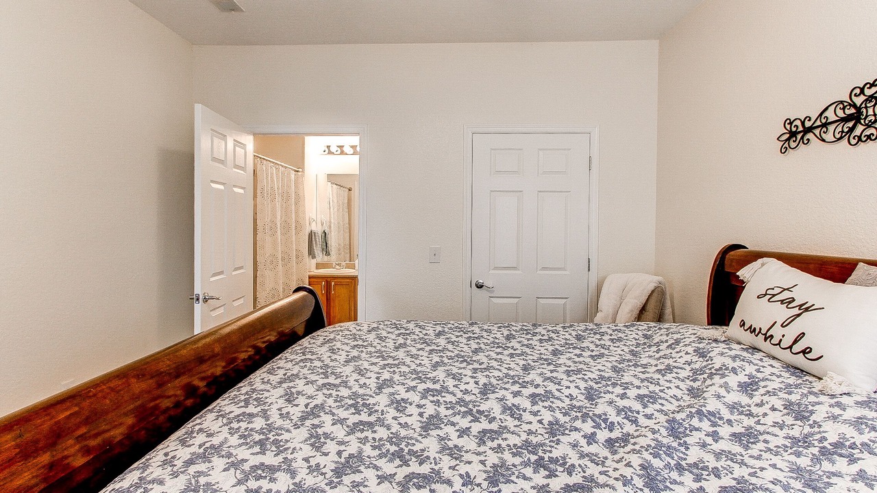 Photo of Bedroom in Aurora