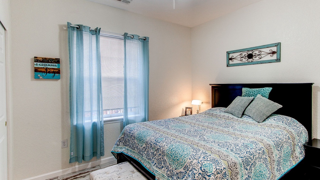 Photo of Bedroom in Aurora