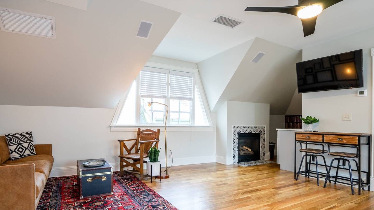 Photo of Bedroom in Five Points