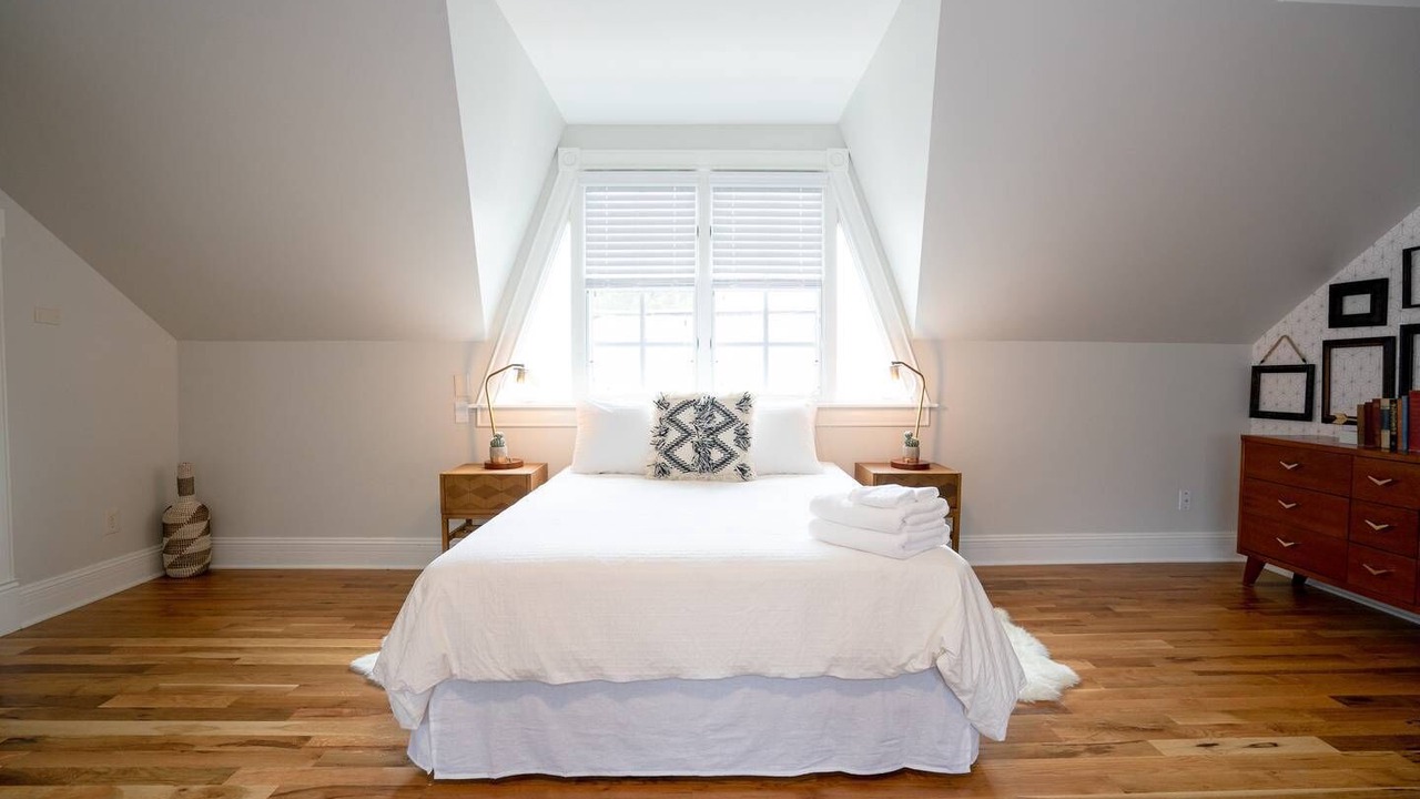 Photo of Bedroom in Five Points