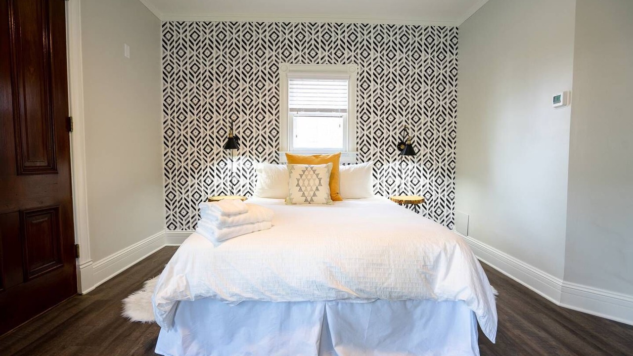 Photo of Bedroom in Five Points