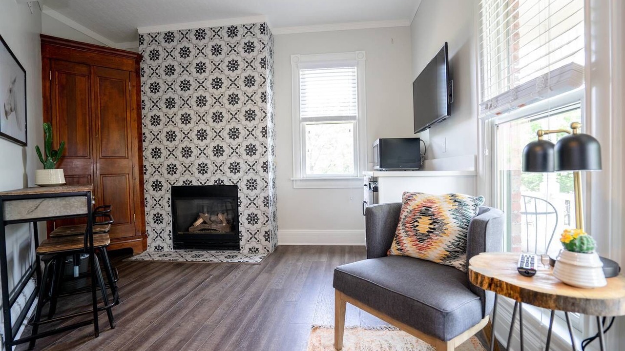 Photo of Livingroom in Five Points
