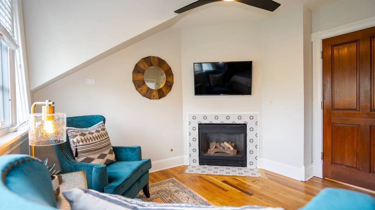Photo of Livingroom in Five Points