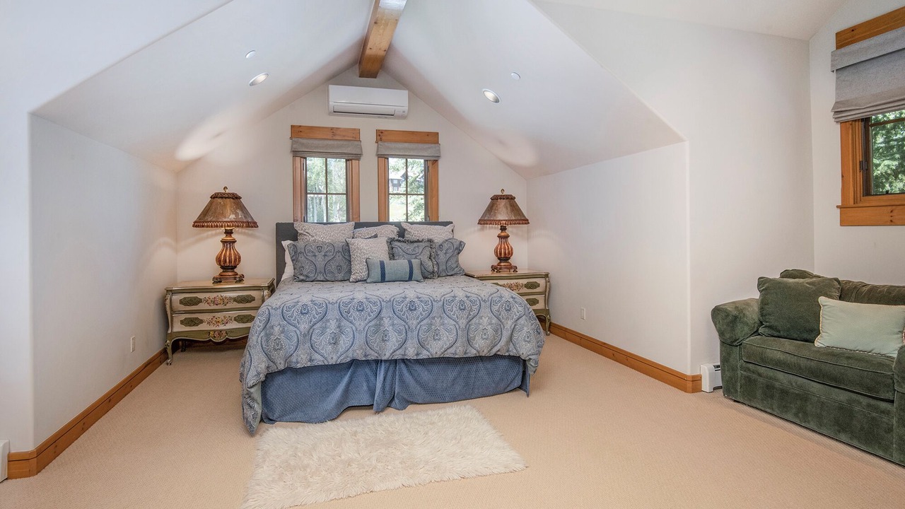 Photo of Bedroom in Avon