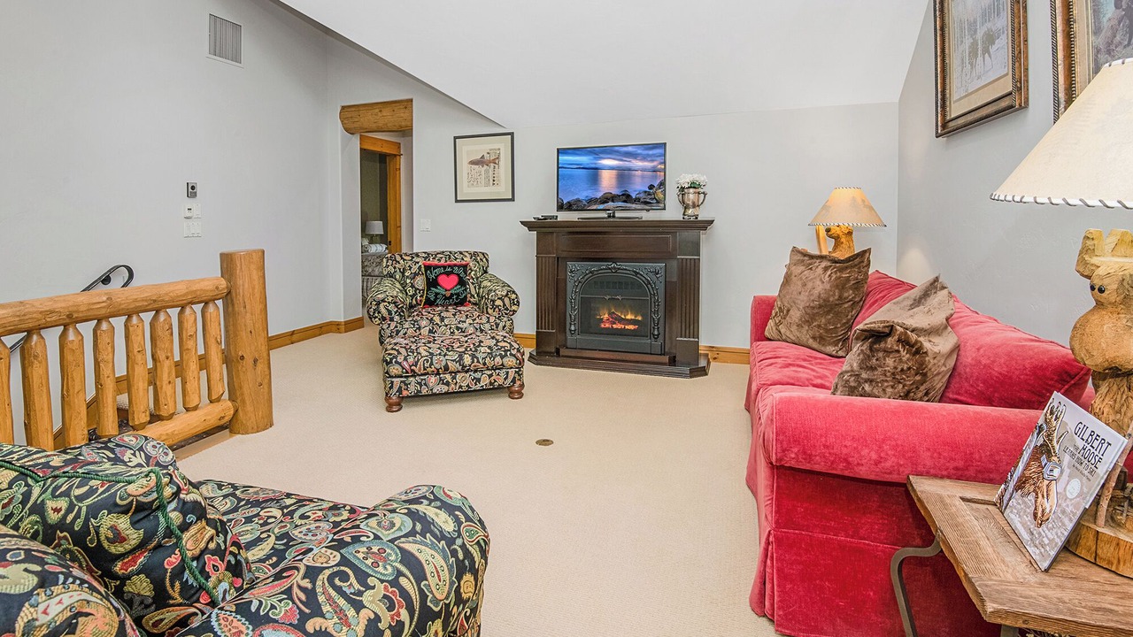 Photo of Livingroom in Avon