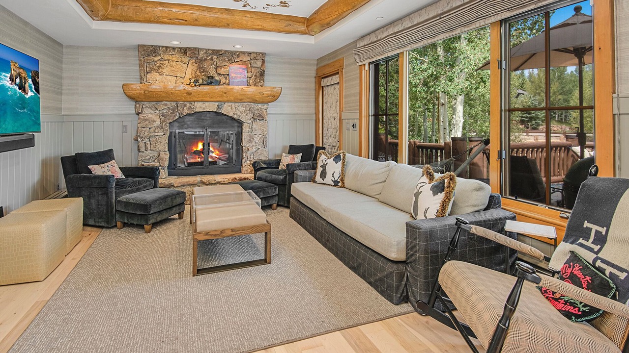 Photo of Livingroom in Avon