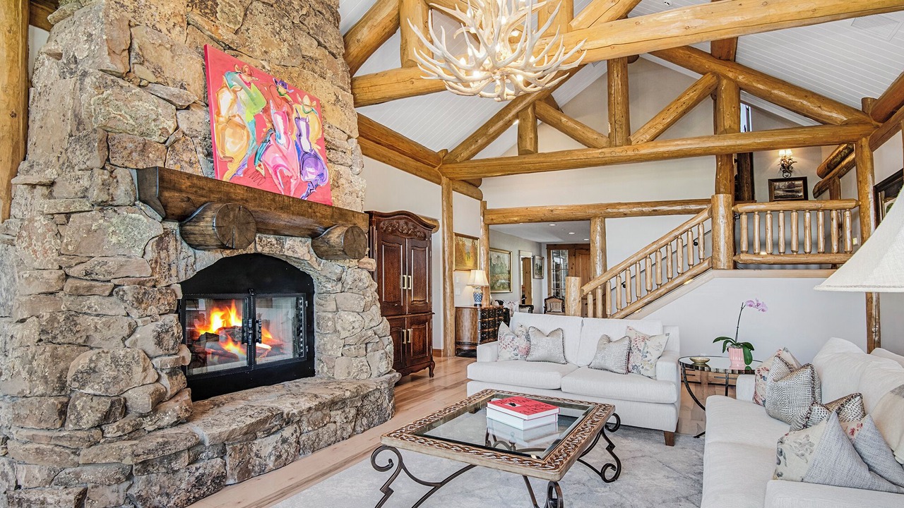 Photo of Livingroom in Avon