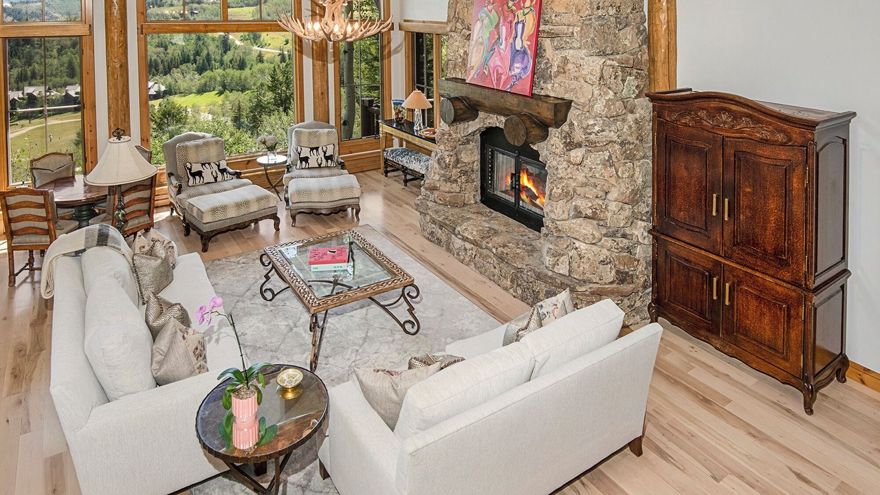 Photo of Livingroom in Avon
