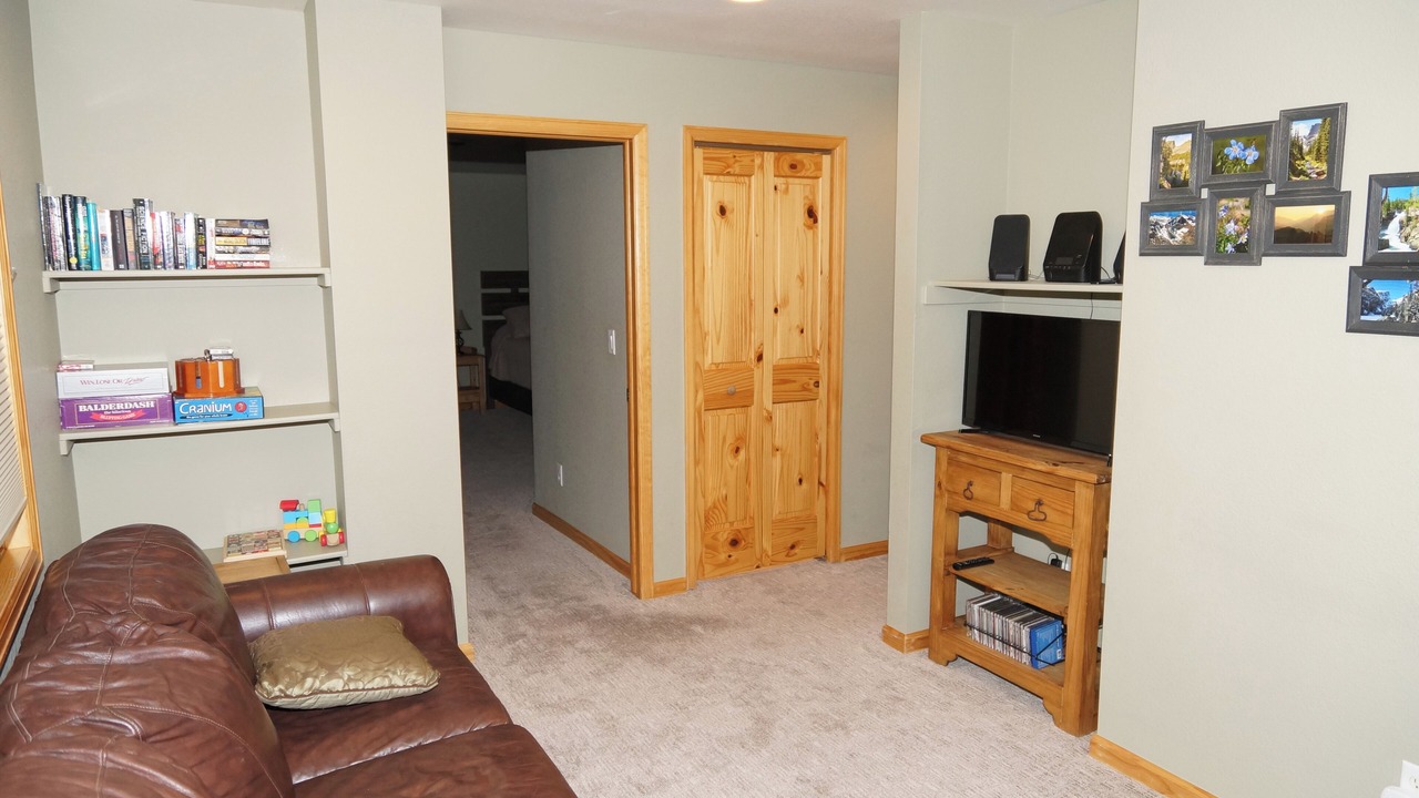 Photo of Livingroom in Stanley Hills