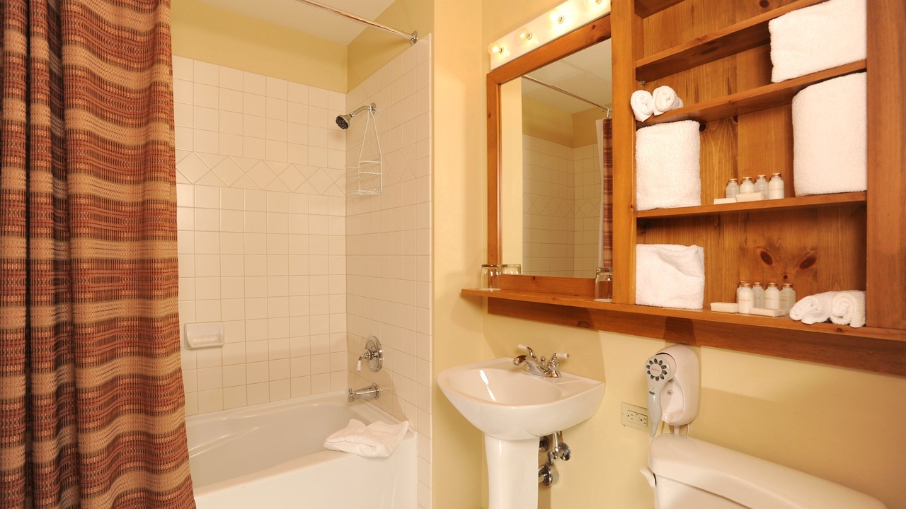 Photo of Bathroom in River Run
