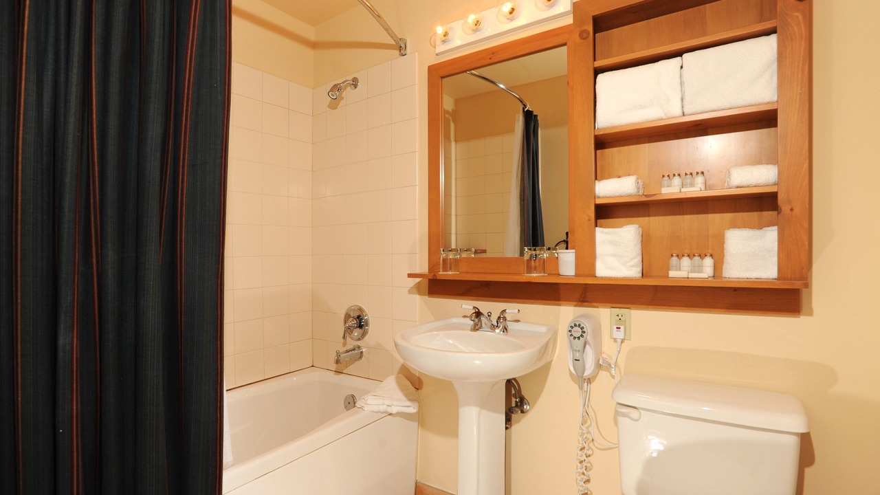 Photo of Bathroom in River Run