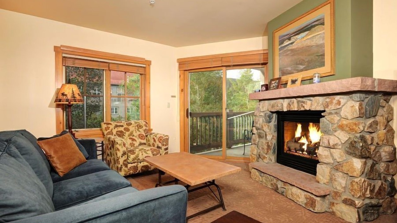 Photo of Livingroom in River Run
