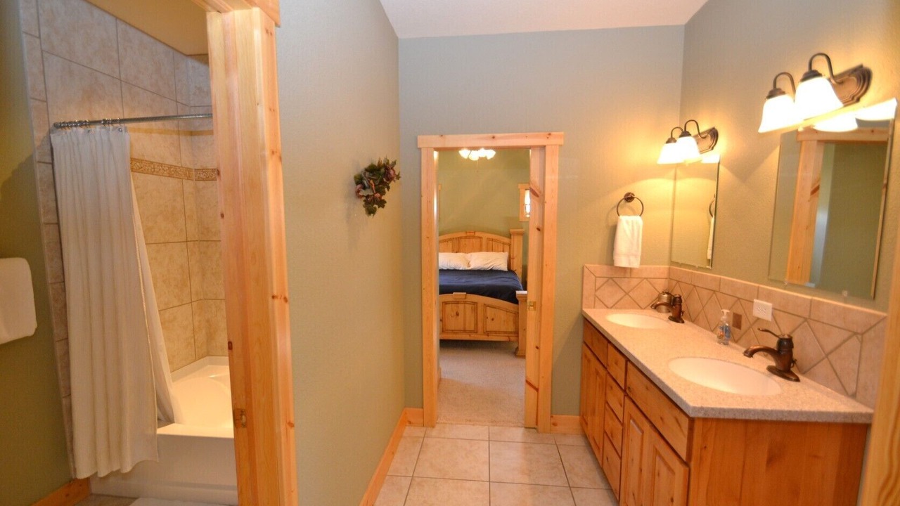 Photo of Bathroom in Stanley Hills