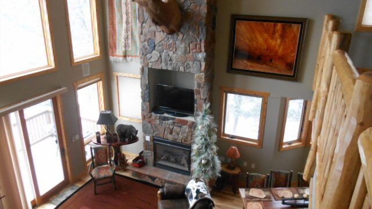 Photo of Livingroom in Stanley Hills